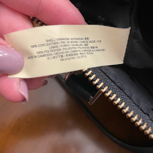 Kate Spade cross over bag. - Picture 6 of 12